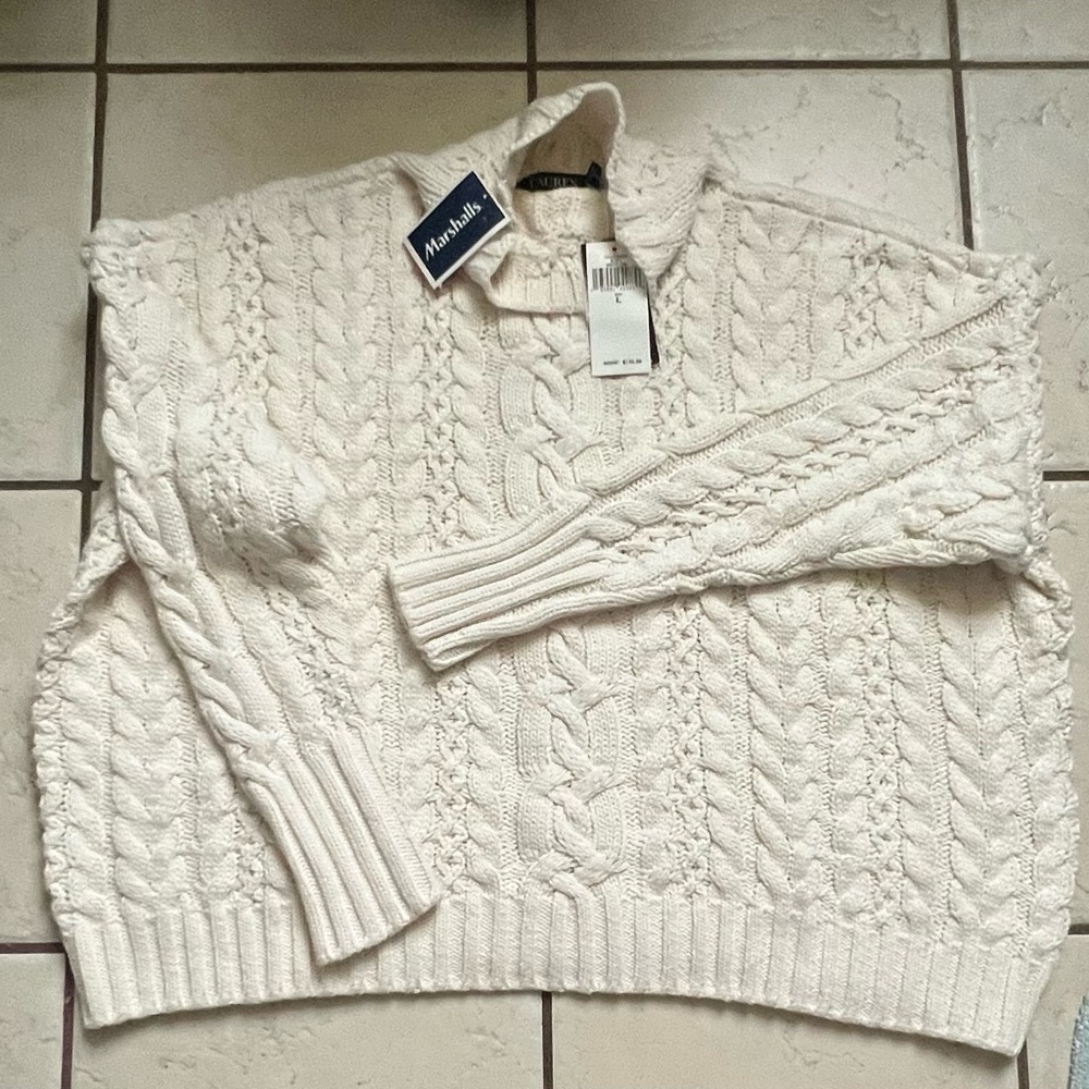 ✅Lauren Ralph Lauren Black Label
White Crewneck Cable Knit Sweater